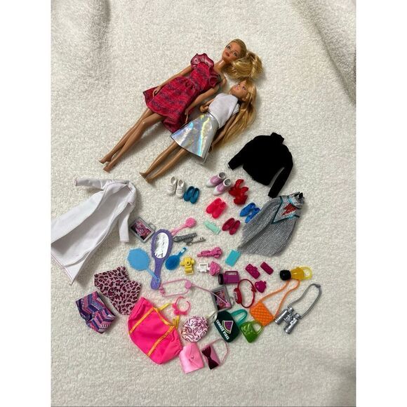 Barbie and accesorios bundle pack - Picture 1 of 3